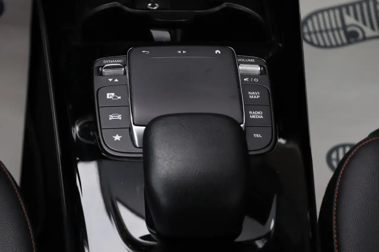 Mercedes-Benz A 250 A 250 e PHEV AMG-Line Keyless Camera Garantie*