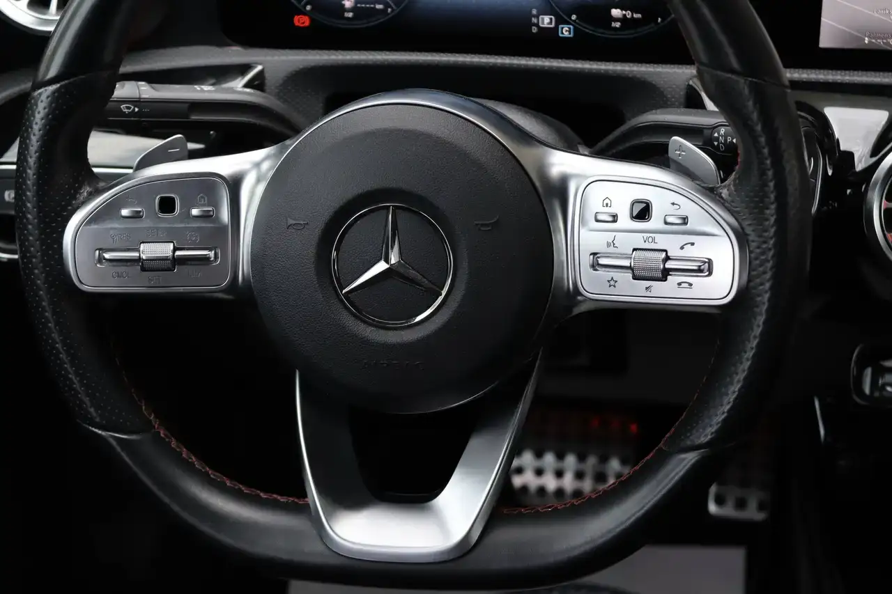 Mercedes-Benz A 250 A 250 e PHEV AMG-Line Keyless Camera Garantie*