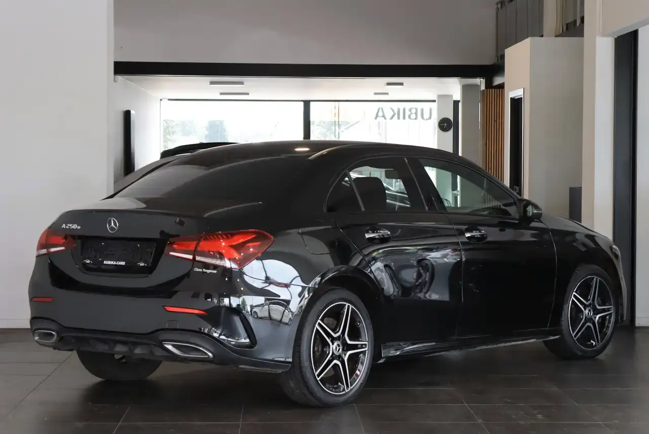 Mercedes-Benz A 250 A 250 e PHEV AMG-Line Keyless Camera Garantie*