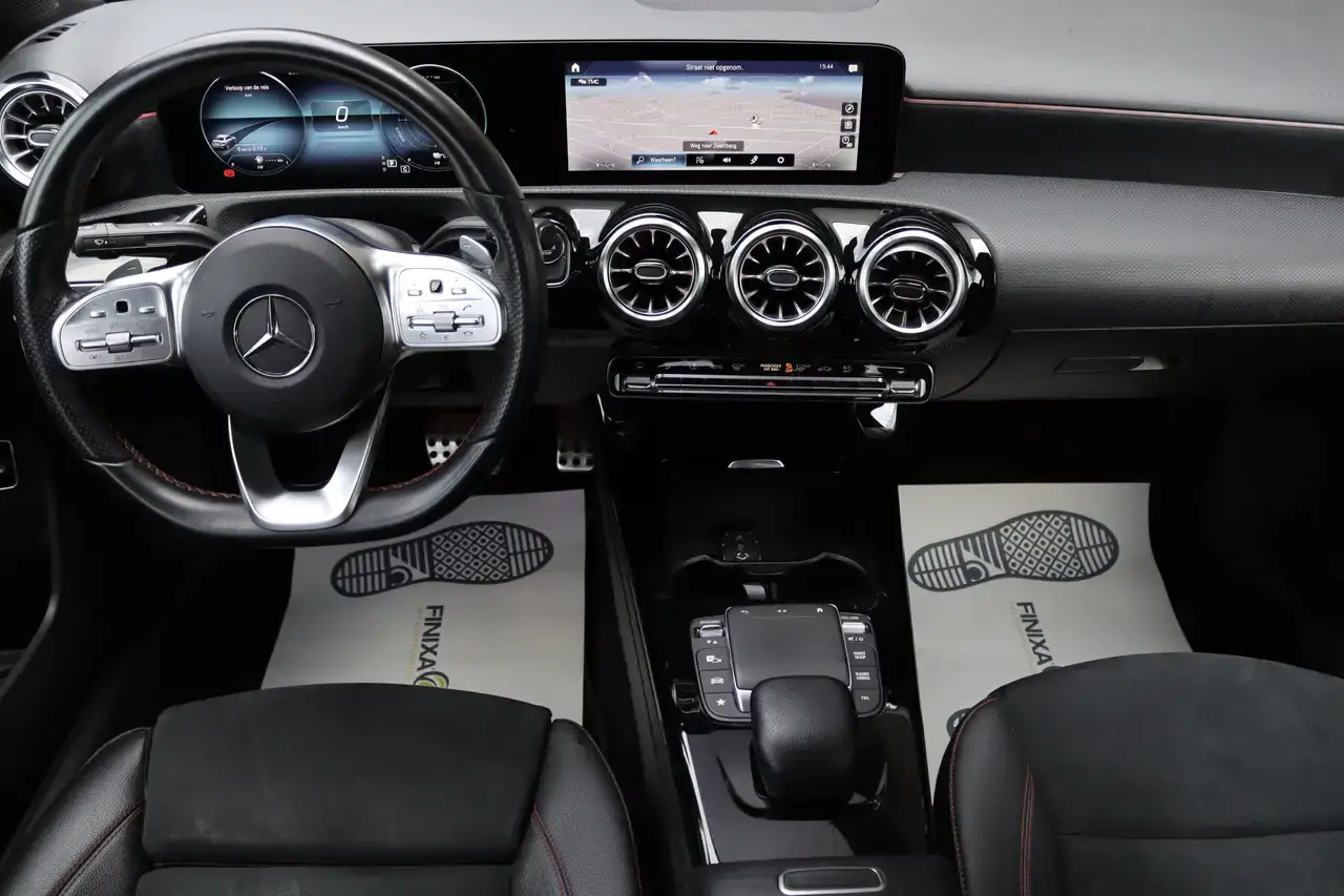 Mercedes-Benz A 250 A 250 e PHEV AMG-Line Keyless Camera Garantie*