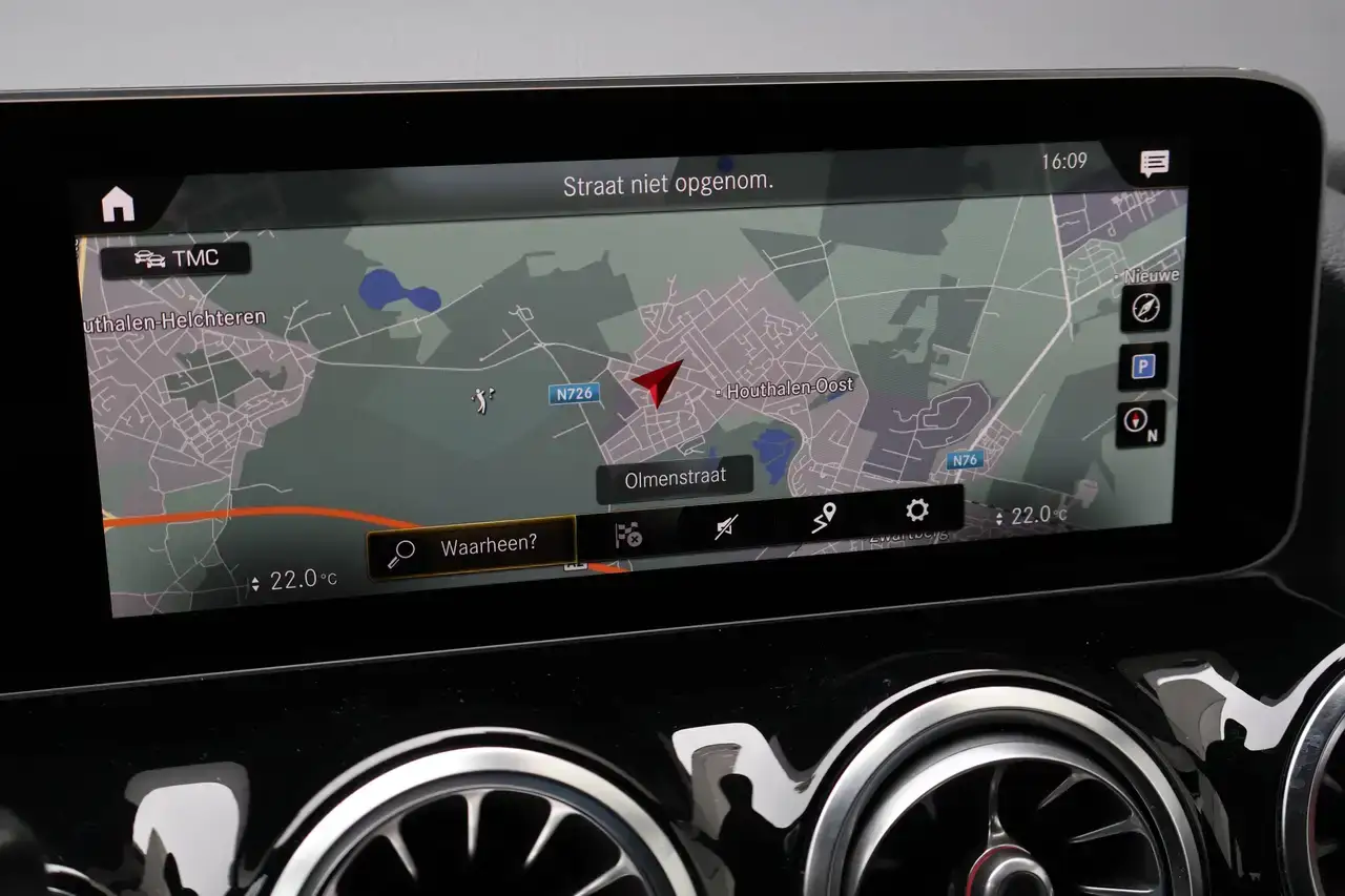 Mercedes-Benz B 180 B 180 AMG-Line Pano CruiseC CarPlay Memory Garantie*