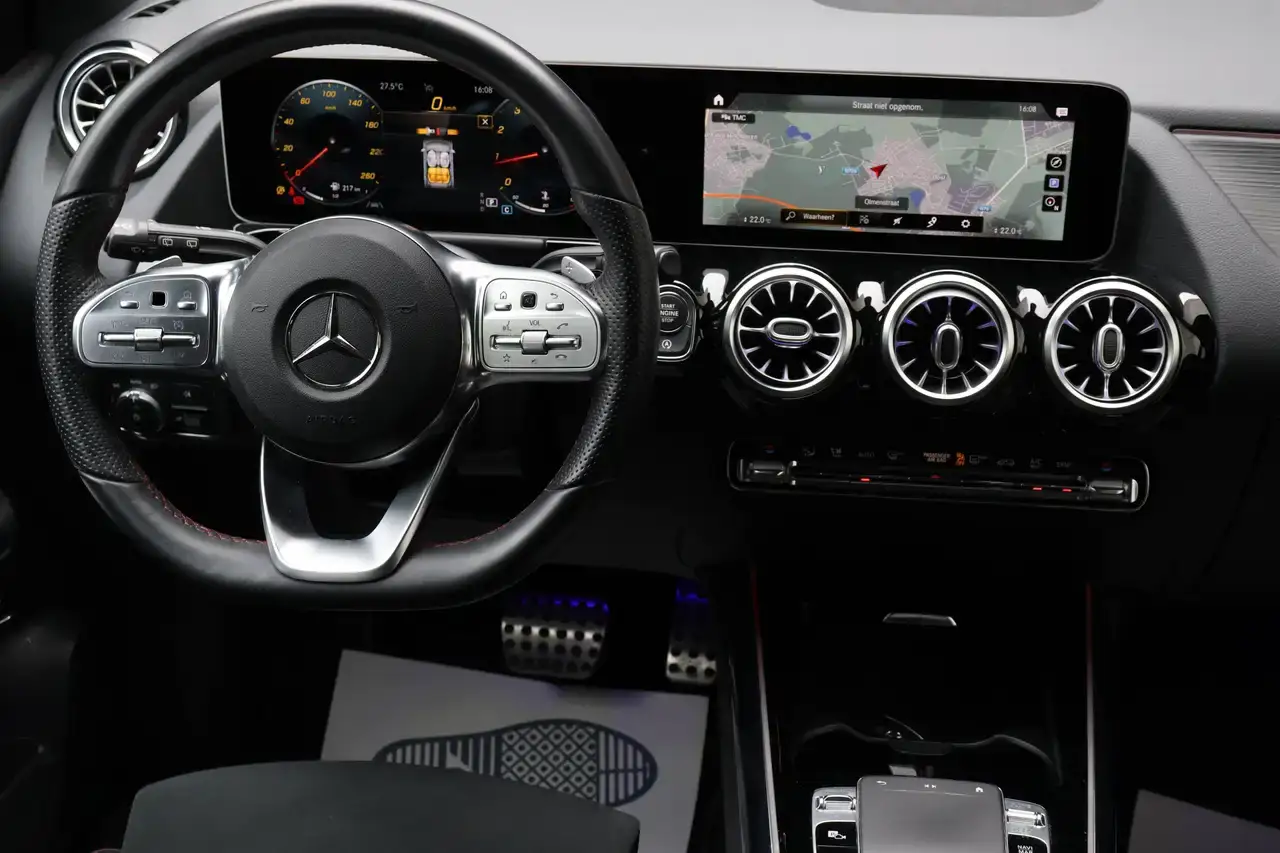 Mercedes-Benz B 180 B 180 AMG-Line Pano CruiseC CarPlay Memory Garantie*