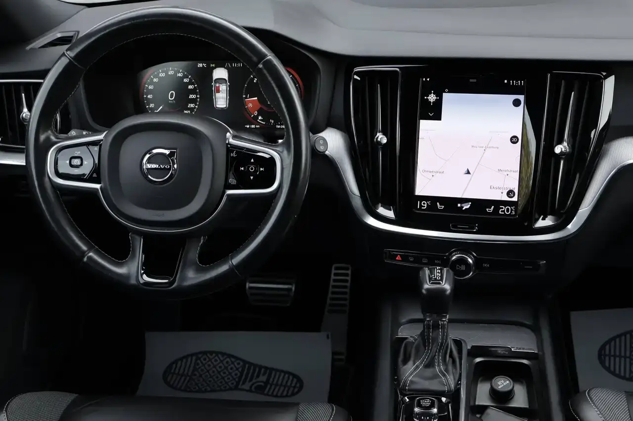 Volvo V60 2.0 D3 R-Design Geartronic CruiseC Keyless Garantie*