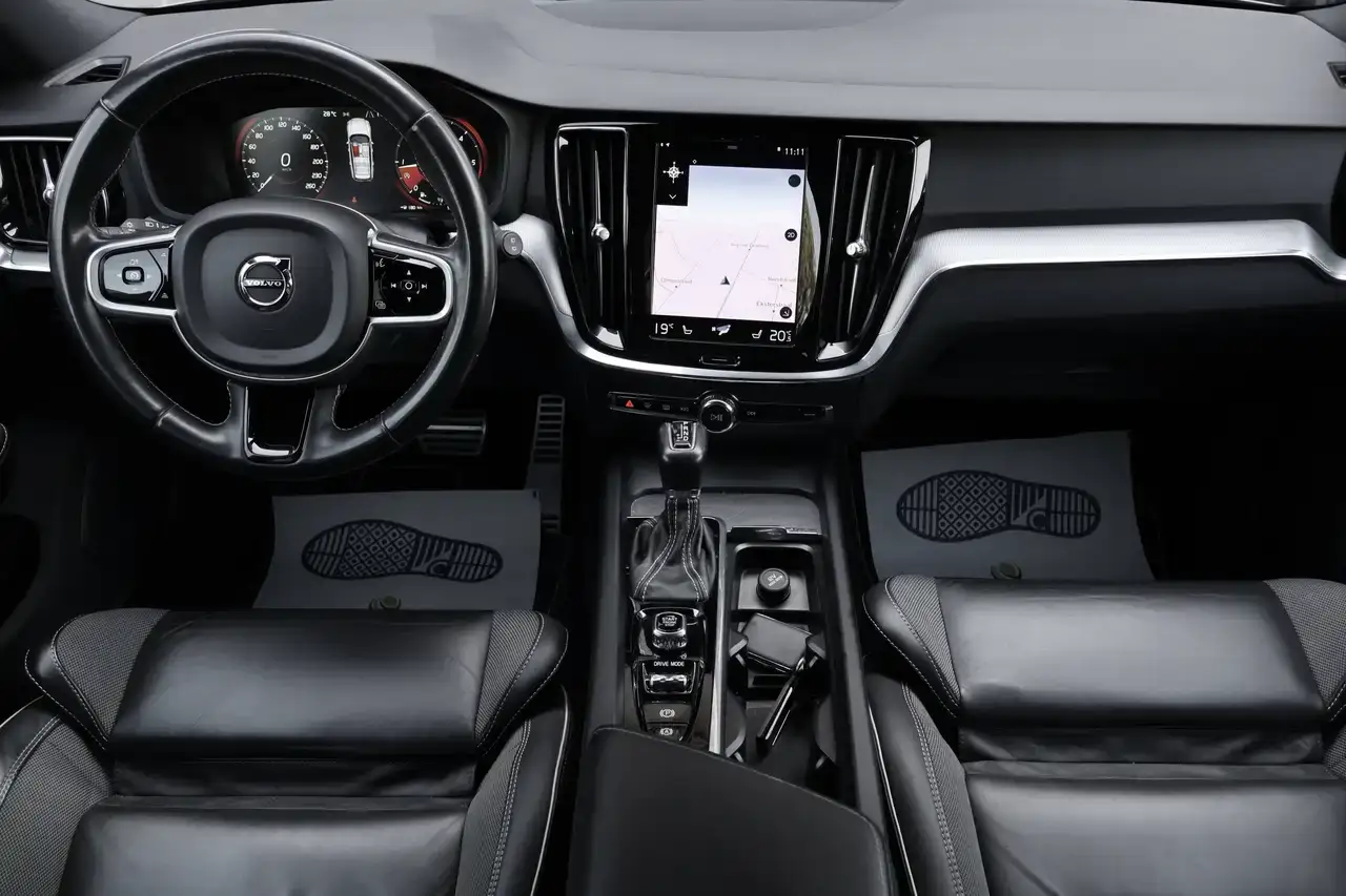 Volvo V60 2.0 D3 R-Design Geartronic CruiseC Keyless Garantie*