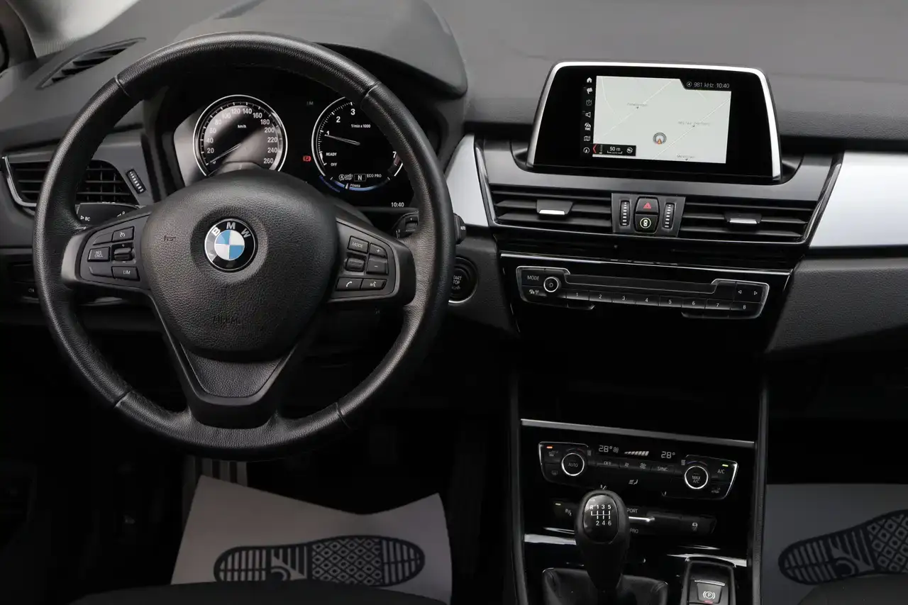 BMW 216 Active Tourer 216i 7Zit Airco CruiseC Garantie*