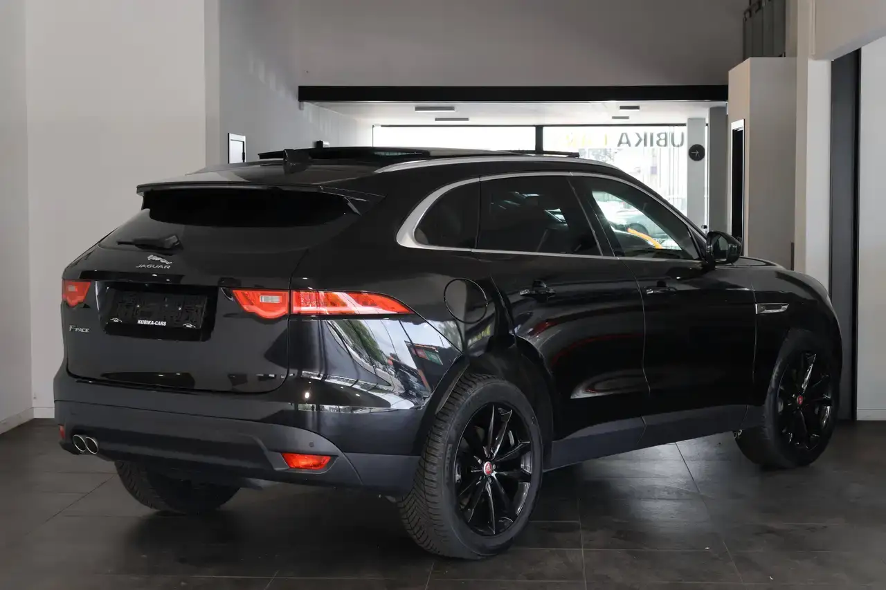 Jaguar F-Pace F-Pace 2.0 D AWD Pano CruiseC CarPlay MERIDIAN Garantie*