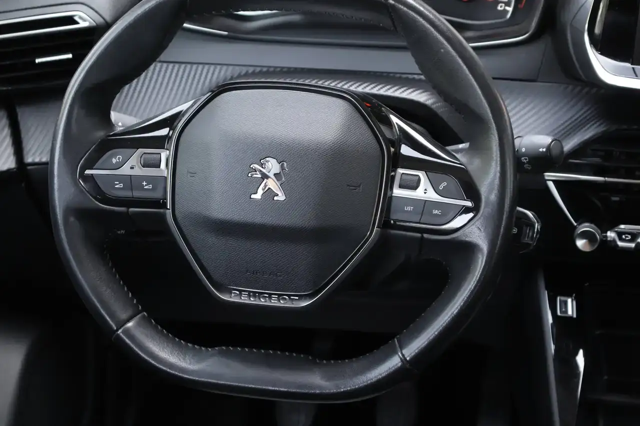 Peugeot 2008 2008 1.2 PureTech CruiseC TrekH CarPlay Garantie*
