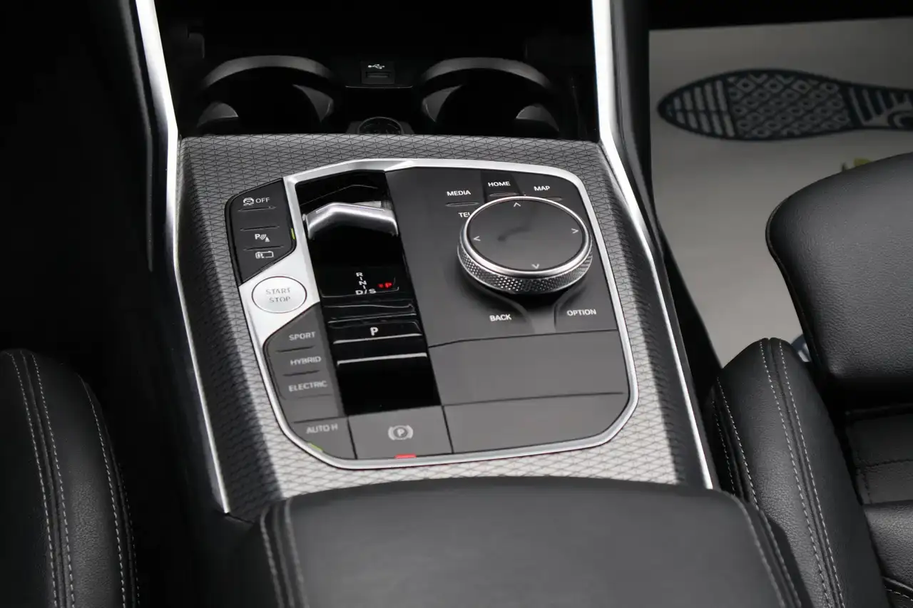 BMW 330 Touring 330eAS PHEV BTW* M-Pack TrekH Garantie*