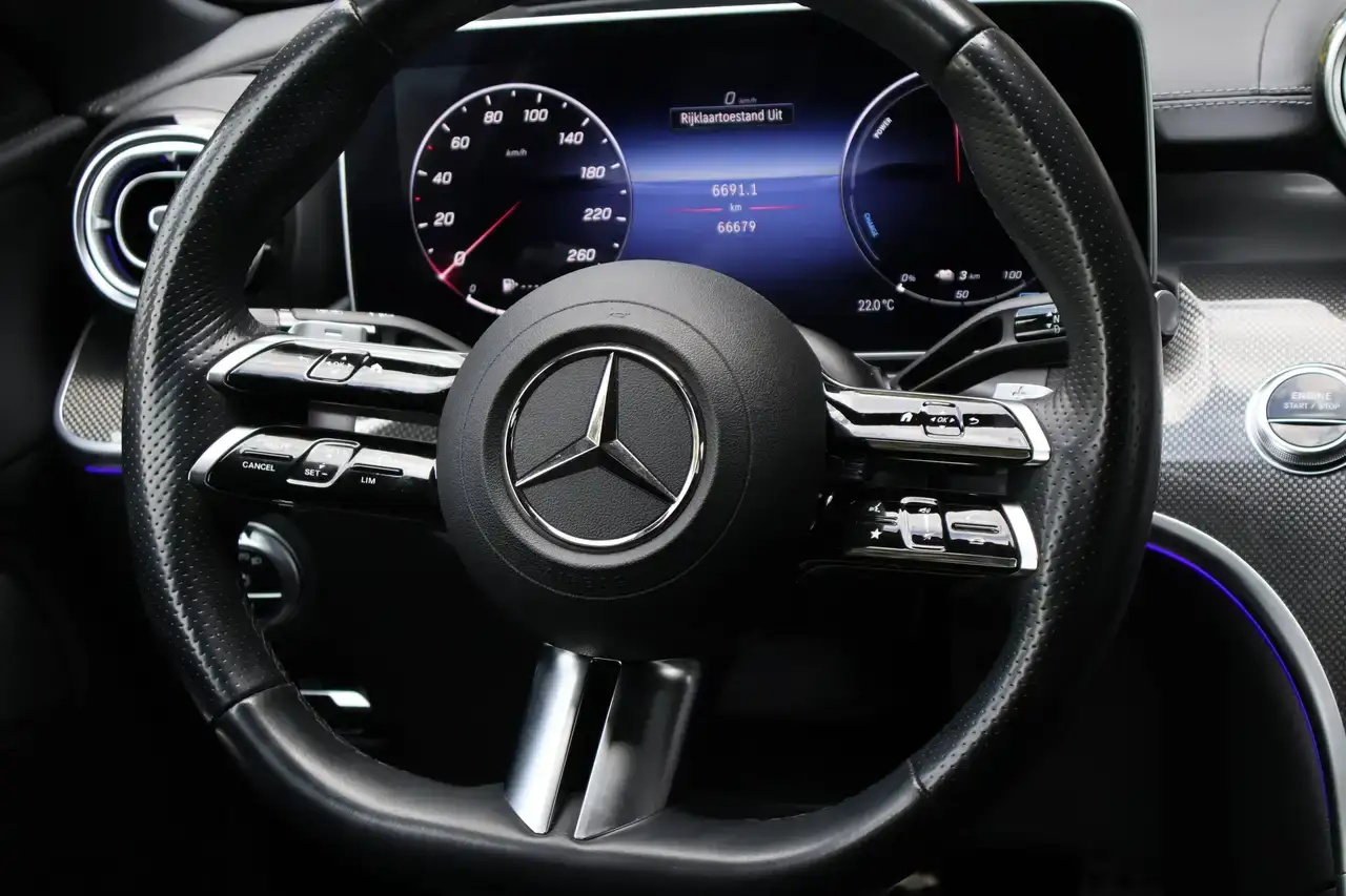 Mercedes-Benz C 300 C 300 e PHEV AMG-Line BTW* Pano Memory Garantie*
