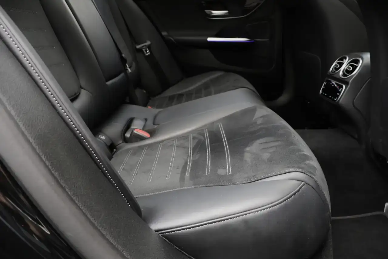 Mercedes-Benz C 300 C 300 e PHEV AMG-Line BTW* Pano Memory Garantie*