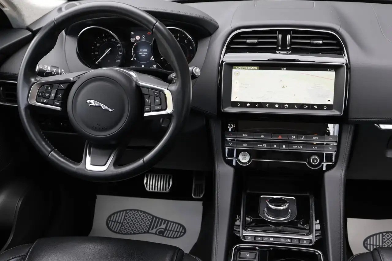 Jaguar F-Pace 2.0 T AWD Carplay Pano Leder Trekhaak Garantie*