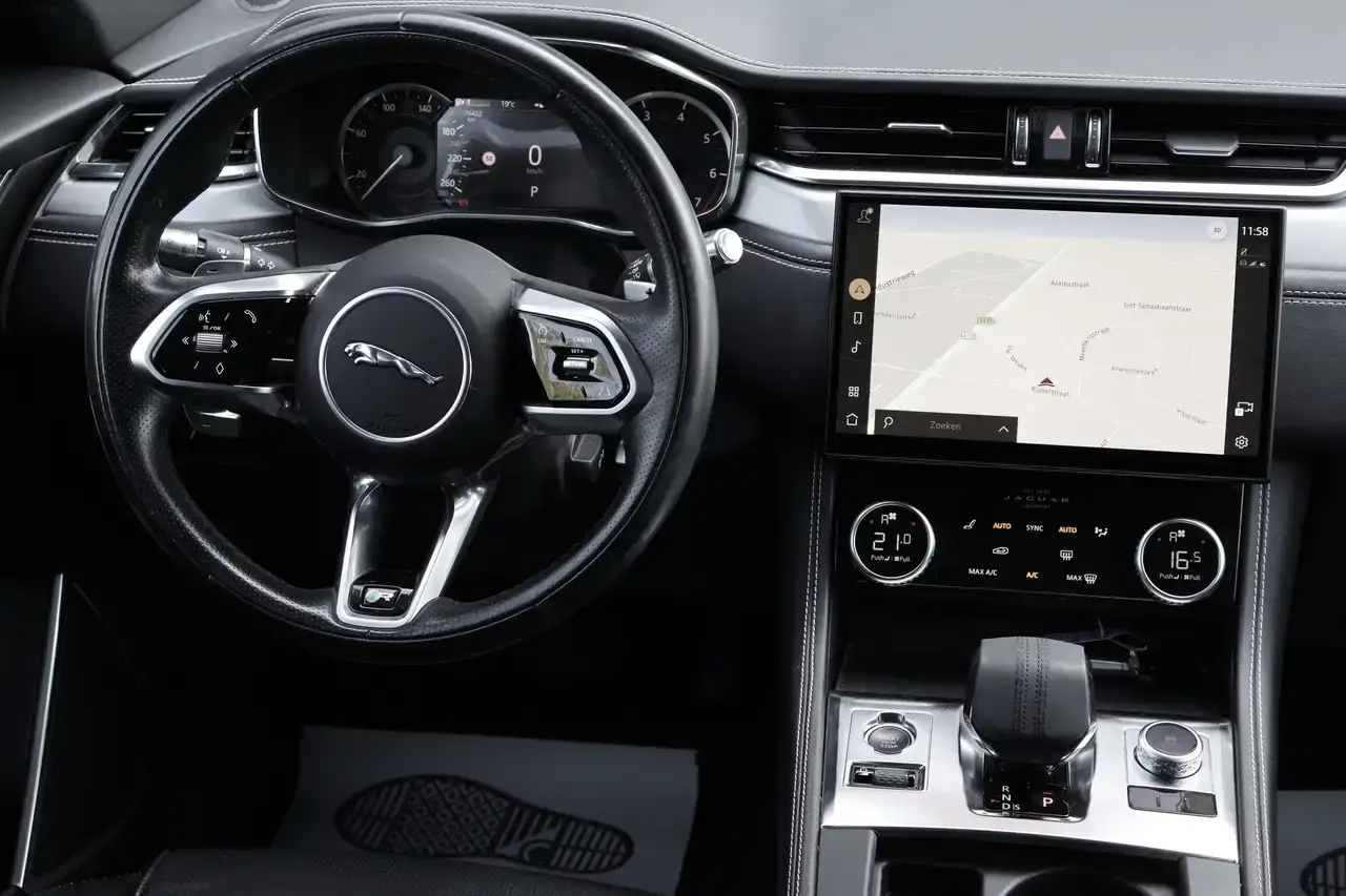 Jaguar F-Pace 2.0 T AWD P250 R-Dynamic S Pano Leder Elek. Zetels Garantie*