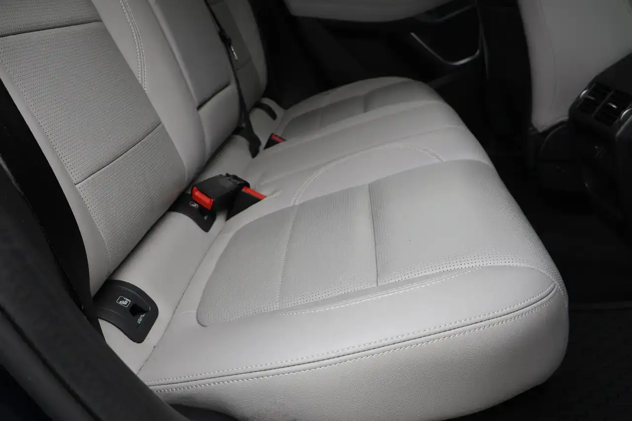 Jaguar E-Pace 1.5 T MHEV P160 R-Dynamic ACC LijnA. Memory Garantie*