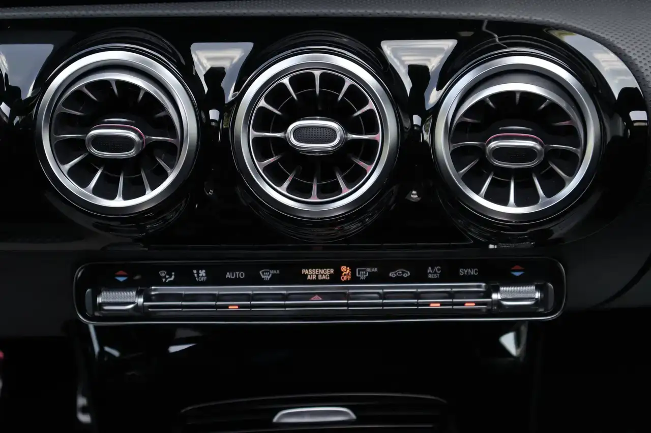 Mercedes-Benz A 220 A 220 AMG-Line Peno Mamory DodeH 360° Garantie*