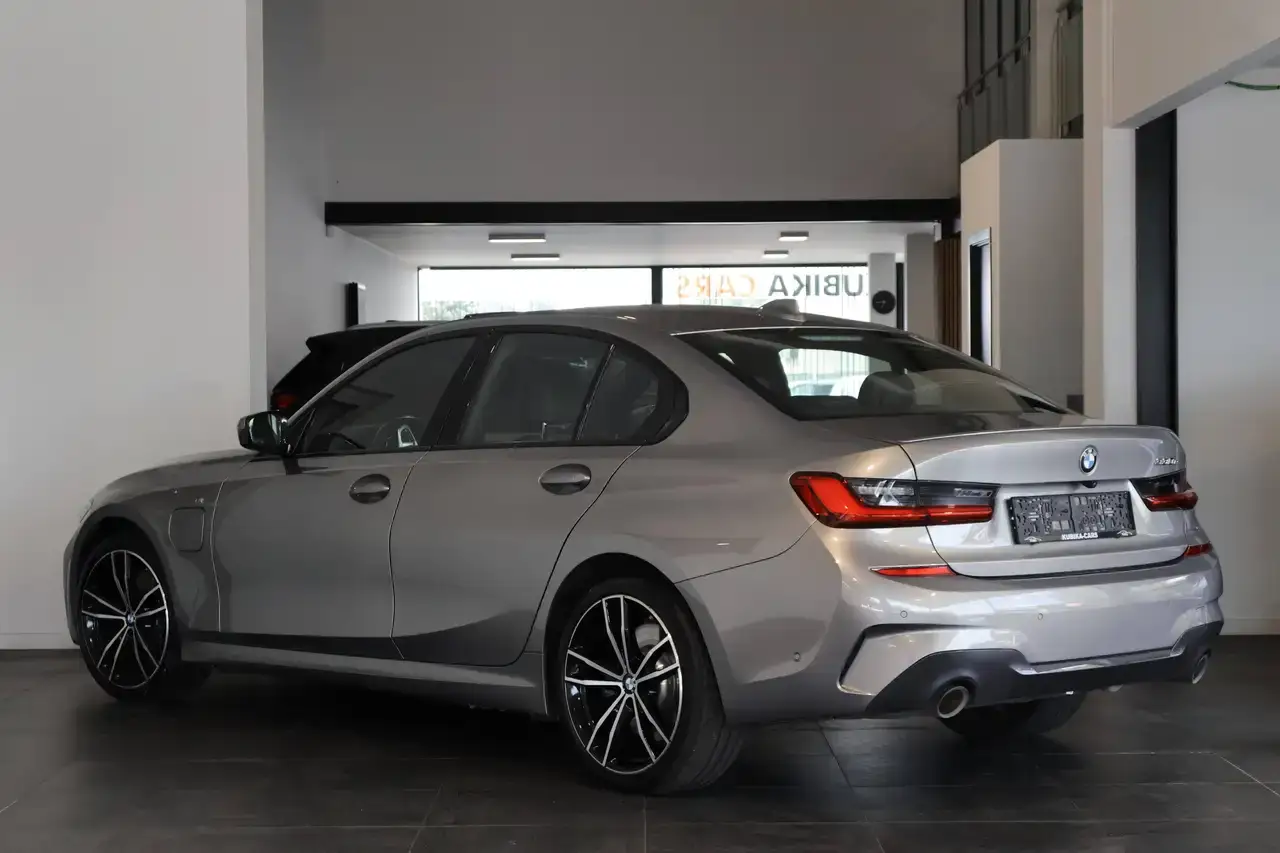 BMW 330 330eAS PHEV M-Pack ACC TrekH Memory Garantie*