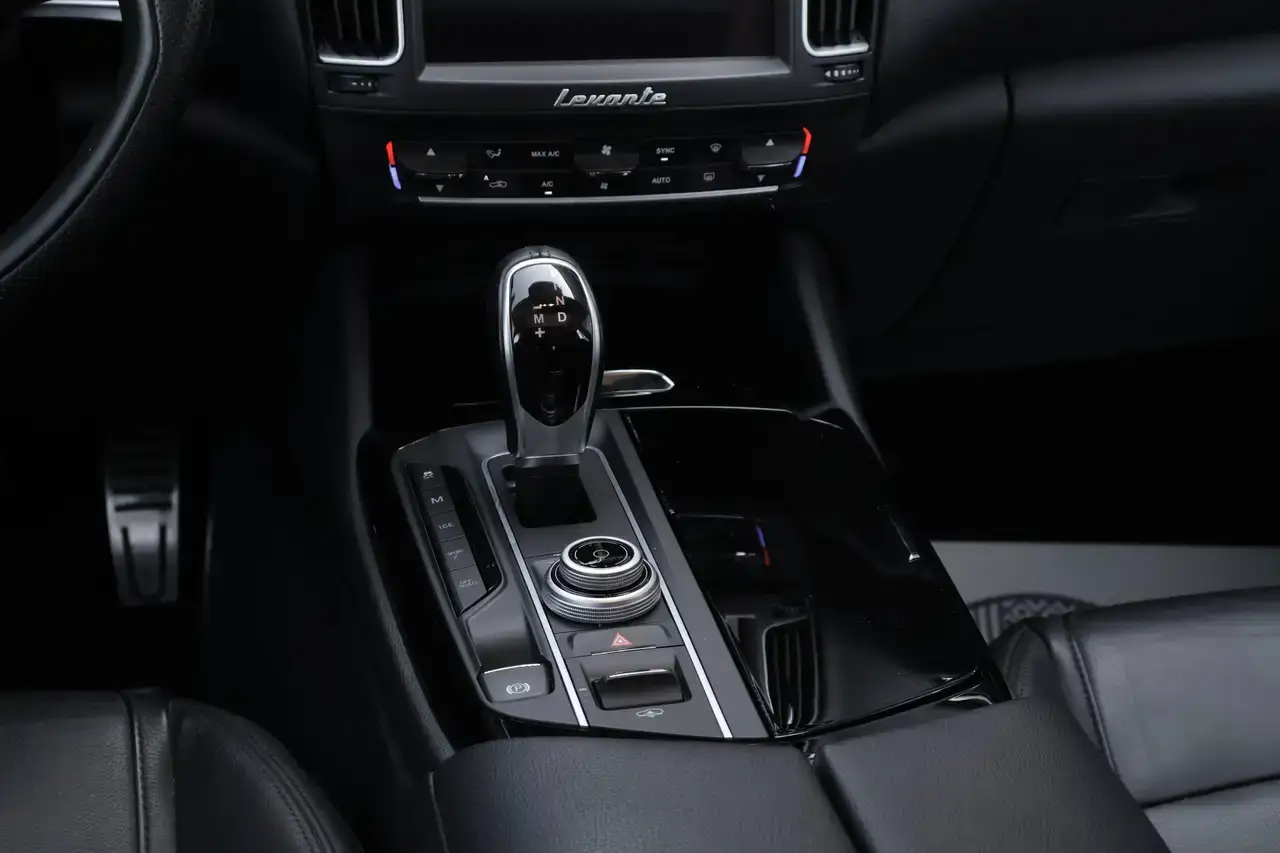 Maserati Levante Levante 3.0 V6 Turbo Pano CruiseC Trekhaak Garantie*