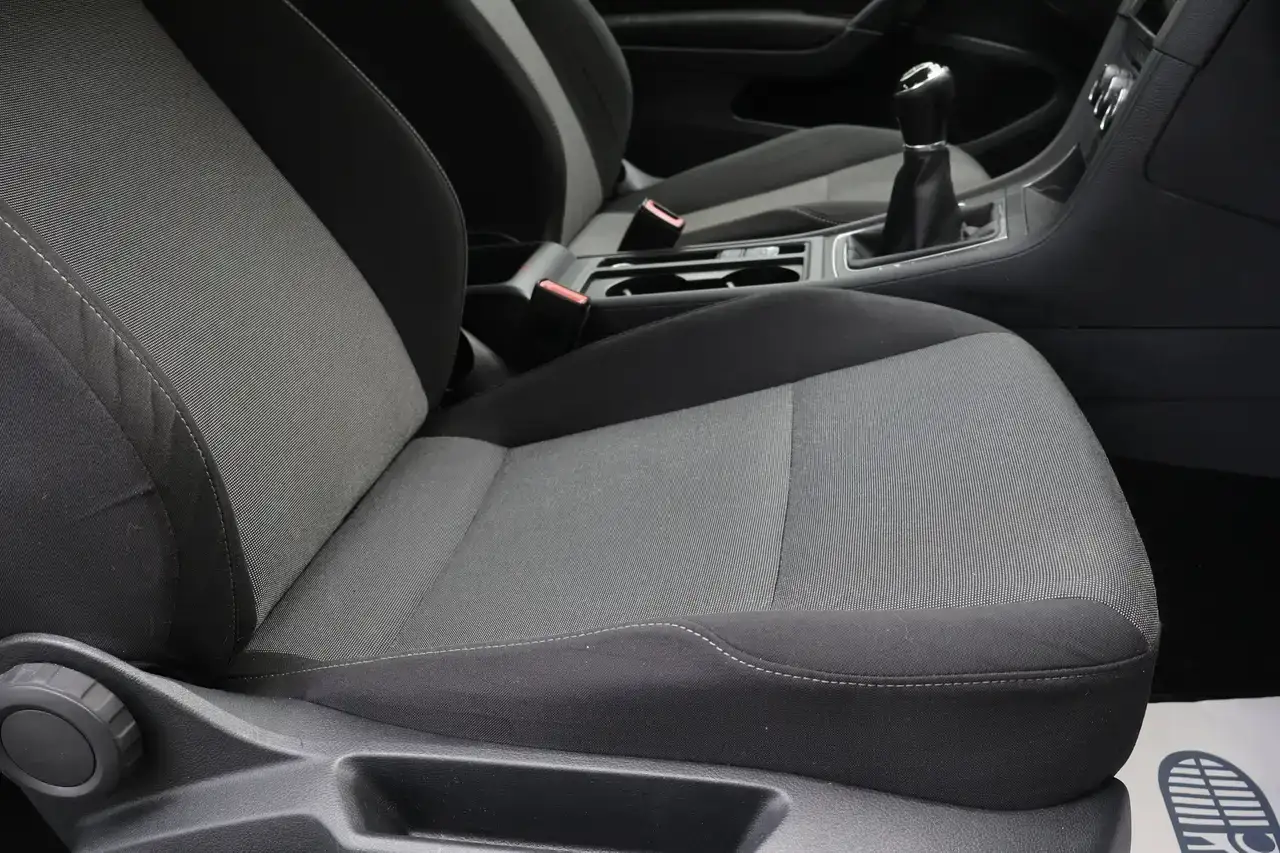Volkswagen Golf Golf 1.2 TSI Trendline Navi Airco ParkS Garantie*