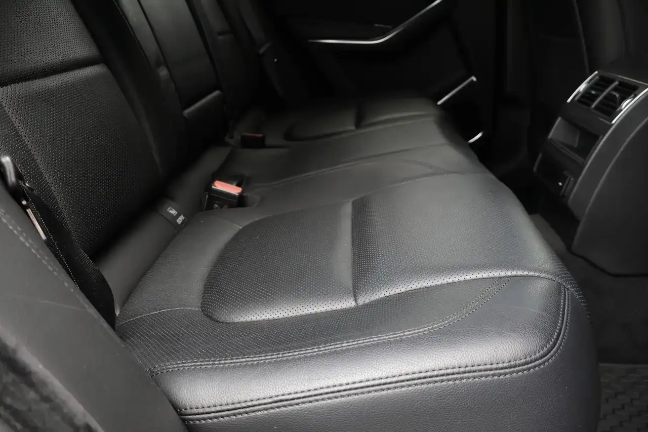 Jaguar F-Pace F-Pace 2.0 D MHEV AWD D200 360° DodeH ACC Garantie*