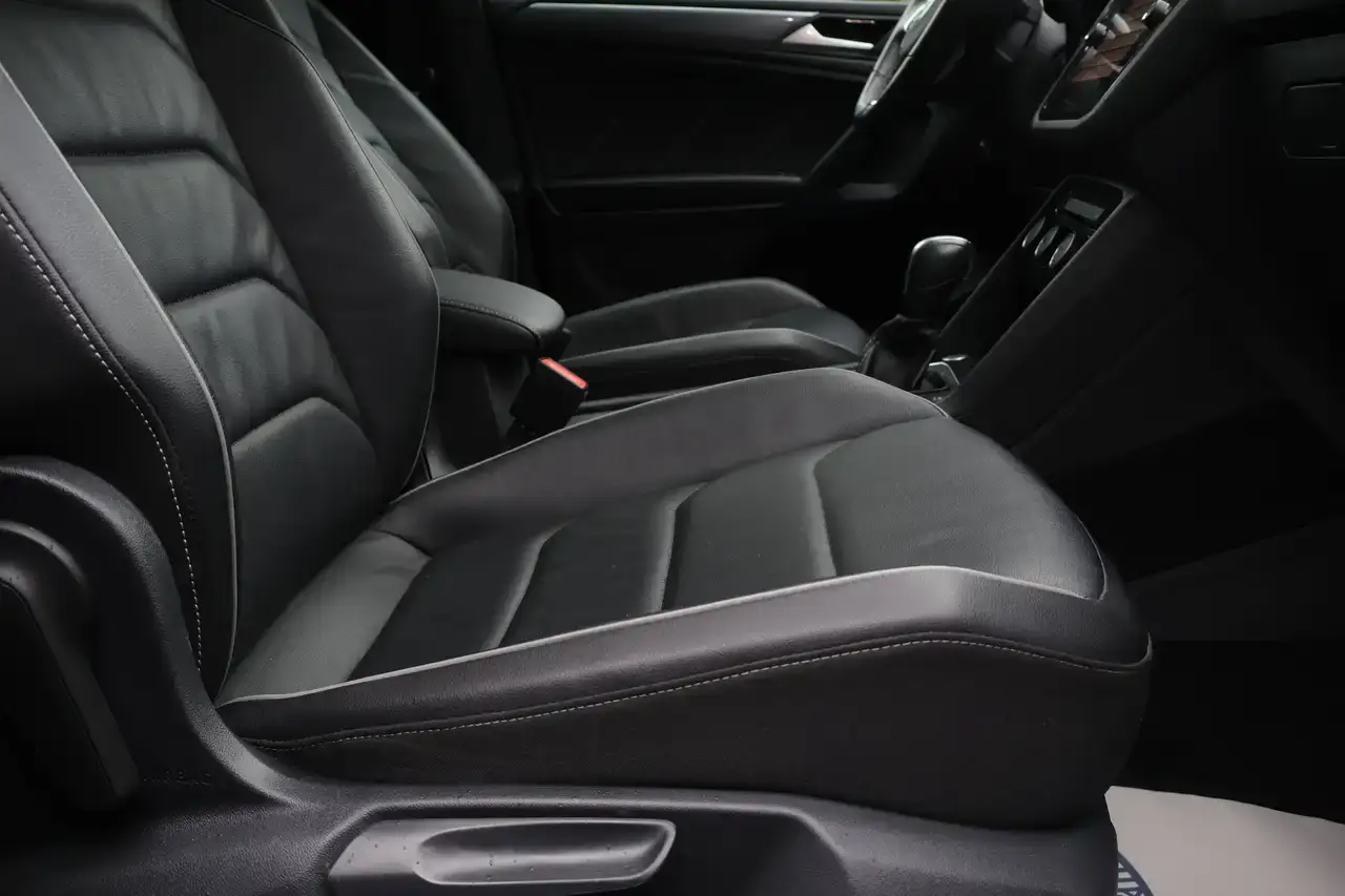 Volkswagen Tiguan Allspace Tiguan Allspace 1.5 TSI R-Line DSG LijnA Dodehoek Keyless TrekHK Garantie *