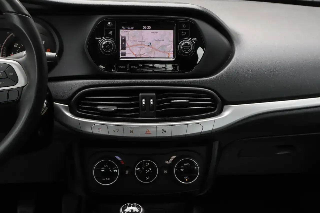 Fiat Tipo Tipo 1.4i Pop Navi Camera Cruise Trekhaak Garantie *