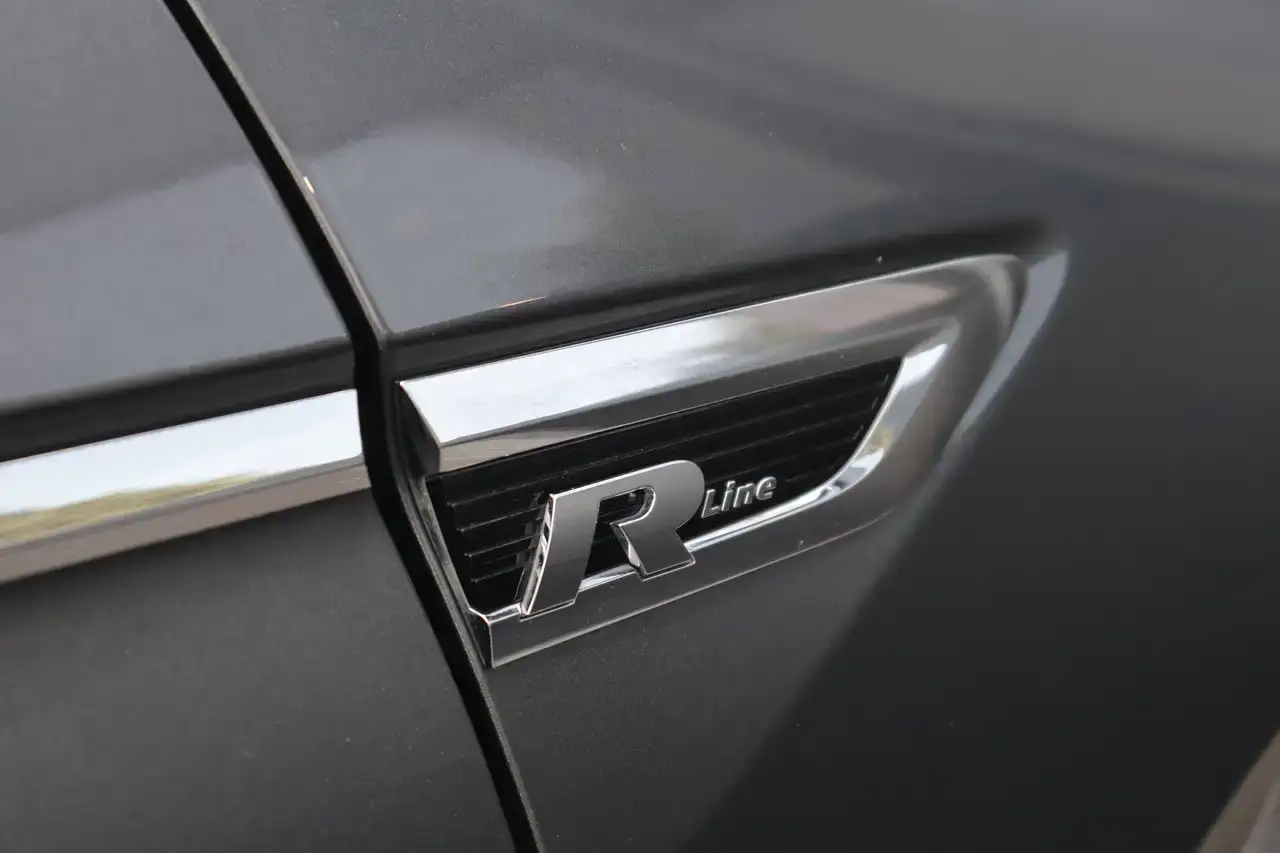Volkswagen Tiguan Tiguan 1.4 TSI 4Motion R Line DSG Navi Leer Garantie *