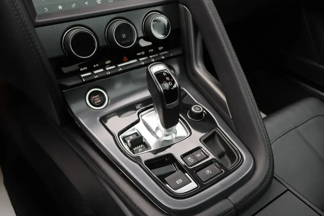 Jaguar F-Type F-Type Coupé 2.0 i4 R-Dynamic PANO LijnA Keyless Garantie *